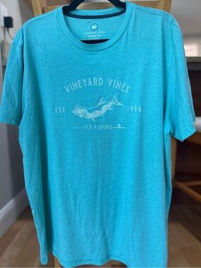 Vineyard Vines ~Fly Fishing ~Men's Bright Aqua Crew Neck Tee
